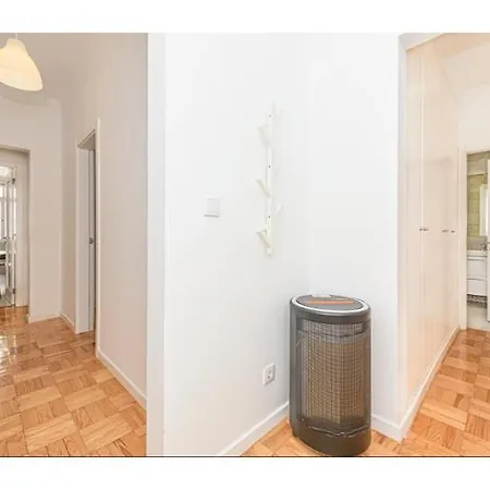 Houze Comfortable In Laranjeiras Διαμέρισμα Lisboa